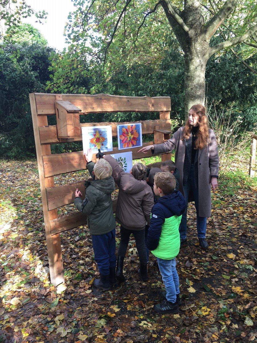 Op dinsdag 7/11 kwamen er twee basisschoolklassen naar het Yuvertapark om de Bomenroute te lopen! Een route die onderdeel uitmaakt van het Natuureducatieprogramma van Yuverta / Hotspot Groene Leefbare Stad. De activiteiten werden begeleid door vmbo'ers. #natuureducatie #NME #vmbo