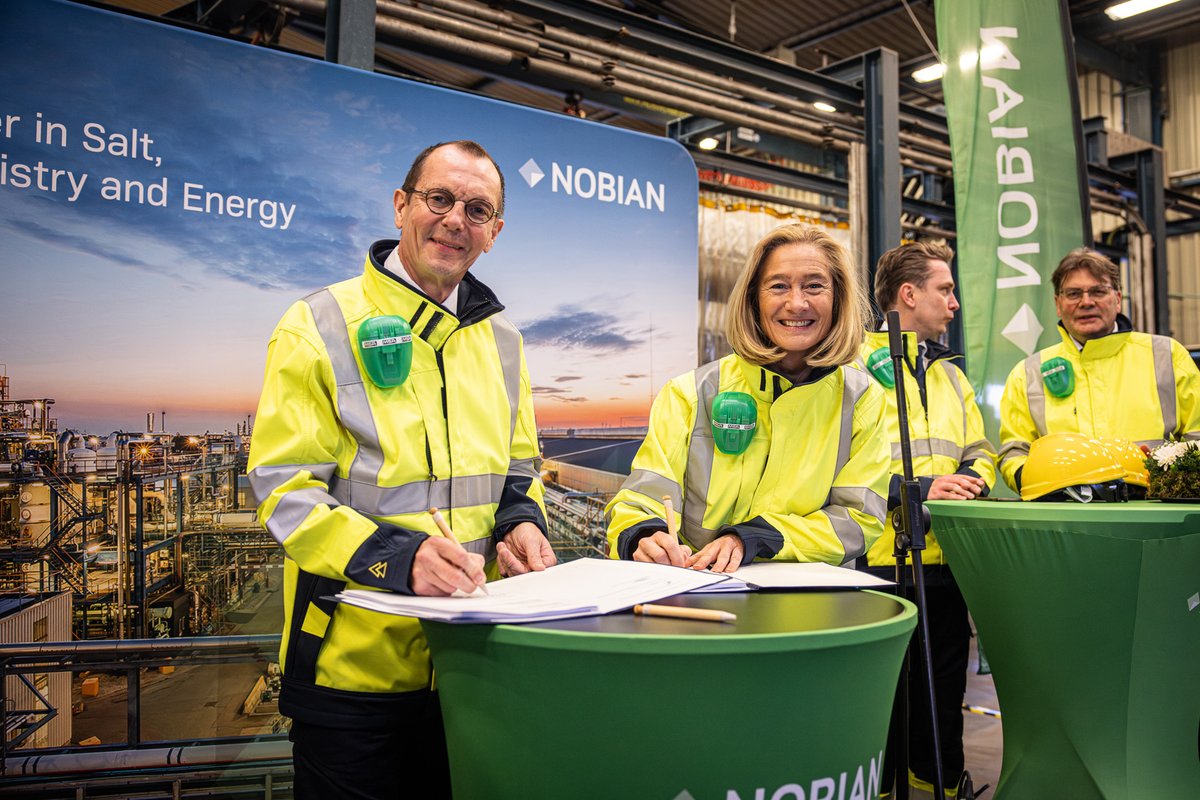 Ministerie_EZK's tweet photo. Samen met Nobian versnellen we onze duurzaamheidsdoelen. Door onze unieke samenwerking in een Joint Letter of Intent zal Nobian in 2030 bijna geen CO2 meer uitstoten.

Nieuwsbericht ⤵️

https://t.co/KsoNSUR2ux https://t.co/XlMD2a1zeU