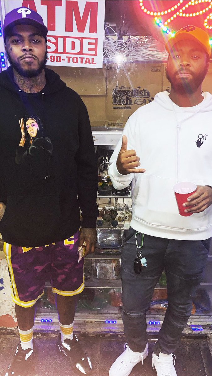 zeeskeee's tweet photo. me & my boy t.scrappford 🤞🏾 #ripchynna @TKSx_3 https://t.co/hrwJfARMdS