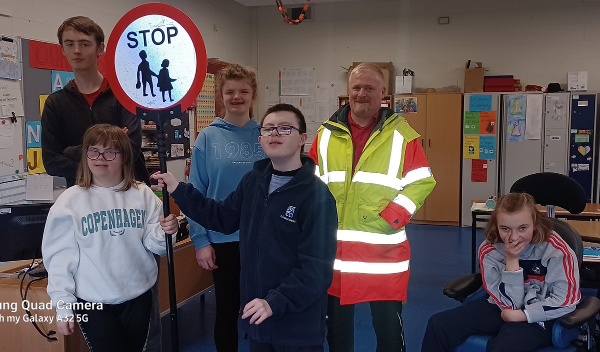MICCDunmanway's tweet photo. Rang Sinead had great fun today as our local Lollipop Man Kevin came to visit them as part of their 'Preparing for Work' module. #Learningforlife #Lifeskills #Preparingforwork https://t.co/NiBTqySTvu