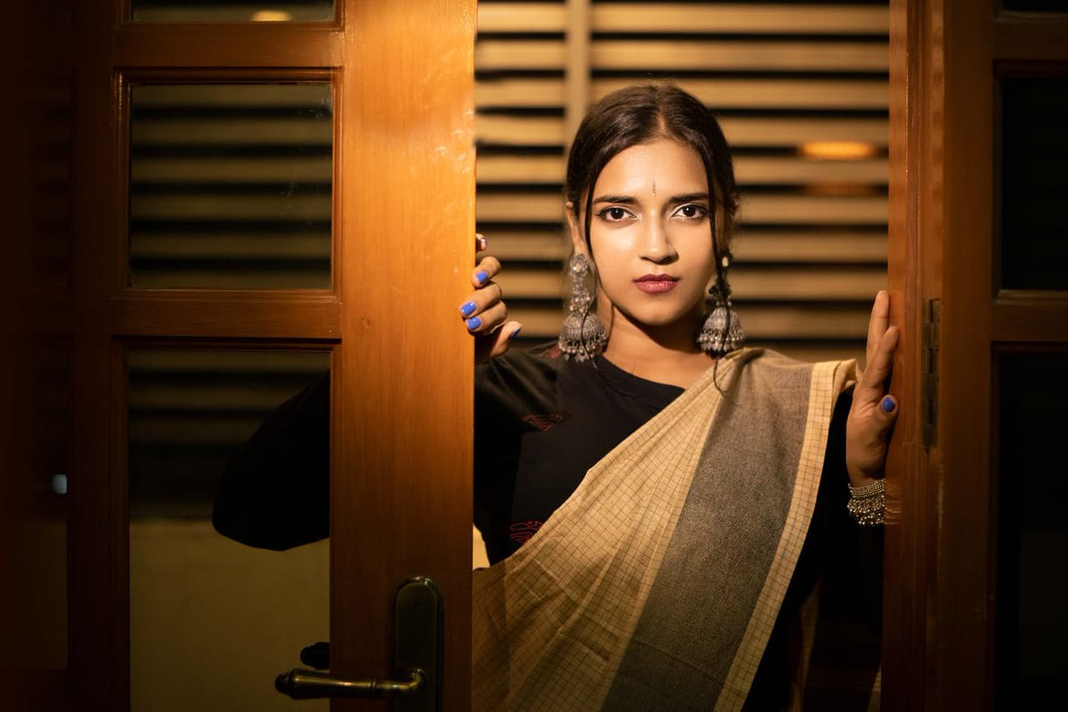 JayaTvOfficial's tweet photo. #ActressVasundhara looks fantastic in a minimal Indo-western style.
@ivasuuu #Actress #WesternStyle #Recentphotoshoot #JayaTv https://t.co/l8Mq8fwB8l