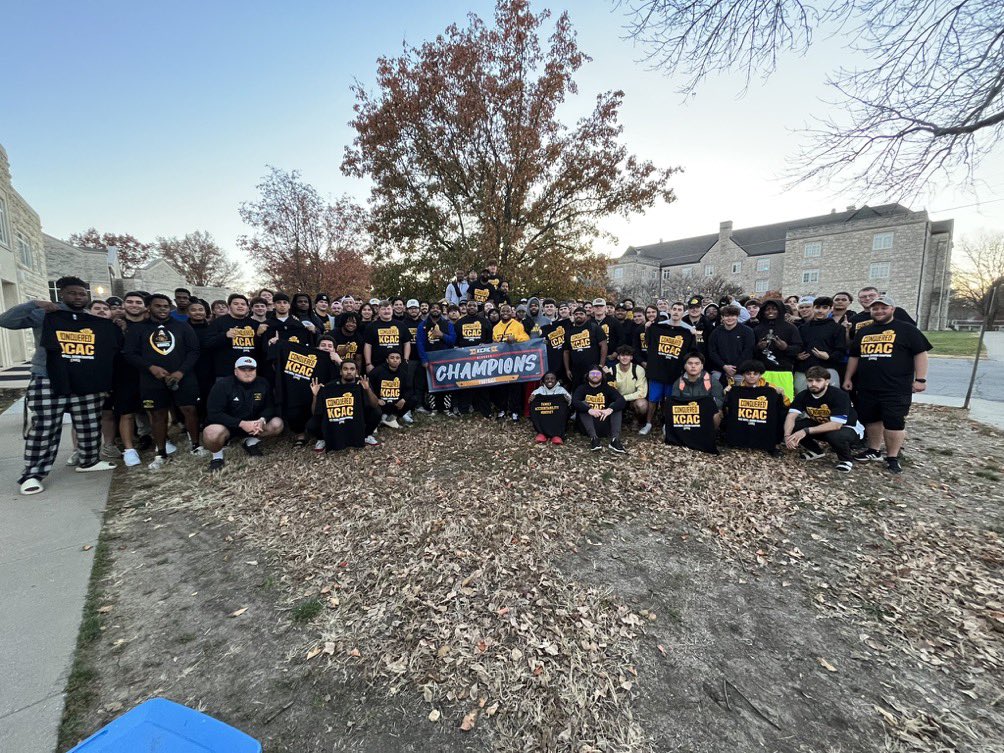 CoachNickDavis's tweet image. Want An Offer? We offer some of the best small college facilities, chance to win a championship, and the Braves Bond which will last a lifetime.