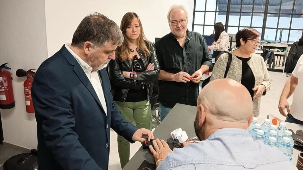 DitenR's tweet photo. El equipo de Gobierno de #Villena visita las instalaciones de la biotecnológica Diten Realites
El 14/11/23 recibimos en nuestras instalaciones a una delegación del equipo municipal de Gobierno de Villena interesándose por nuestros proyectos. Hilo https://t.co/VEQIv0KjKT