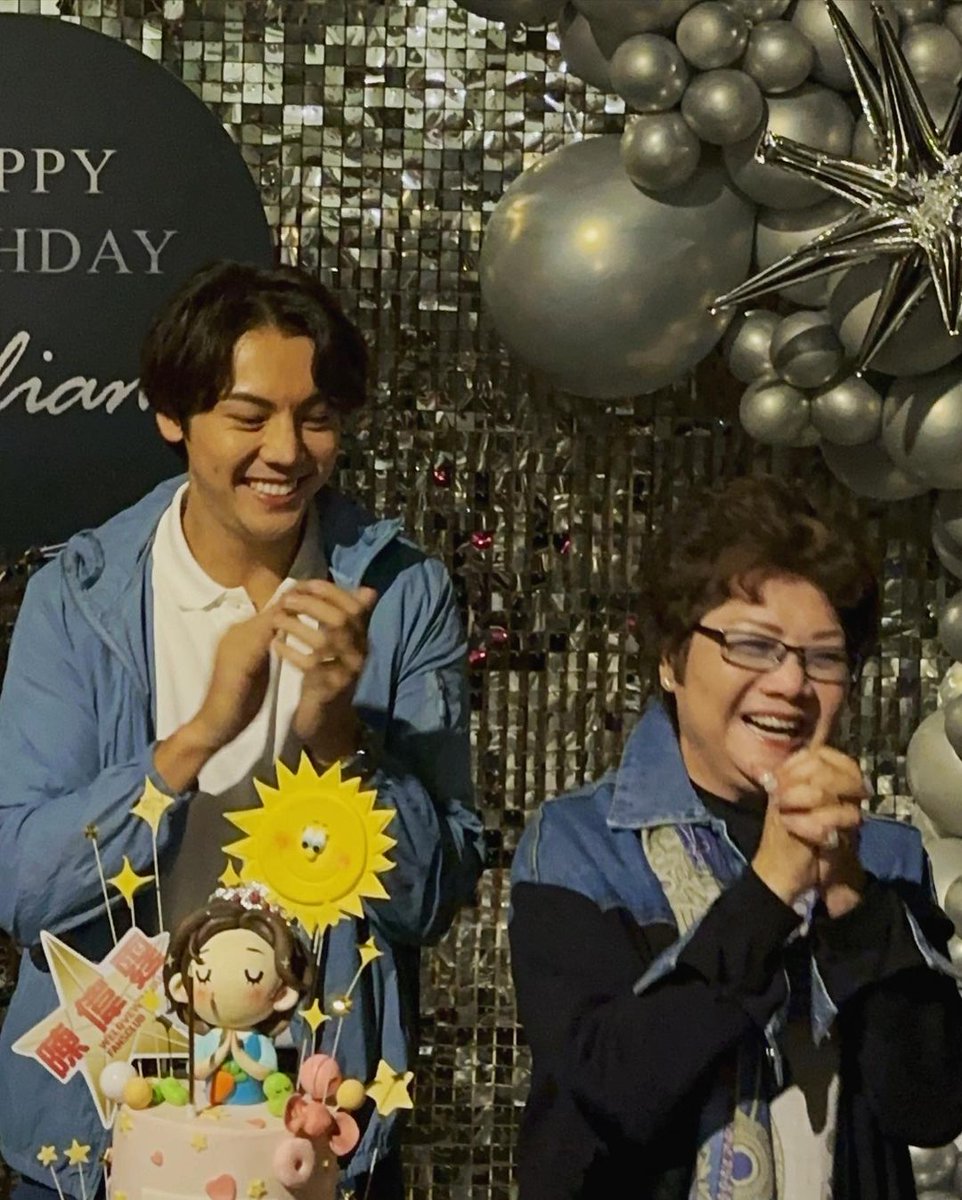 Kan_yutakan's tweet photo. 《11.21》🎂HBD! ครบ 37ขวบปี💕ขออวยพรให้เฮียและคุณแม่มีความสุข สุขภาพแข็งแรง มีผลงานออกมาให้ชื่นชมตลอดๆ😁

#1121HBDWilliamChan
#WilliamChan #เฉินเหว่ยถิง
#williamchanwaiting https://t.co/qKCyyyrjTD