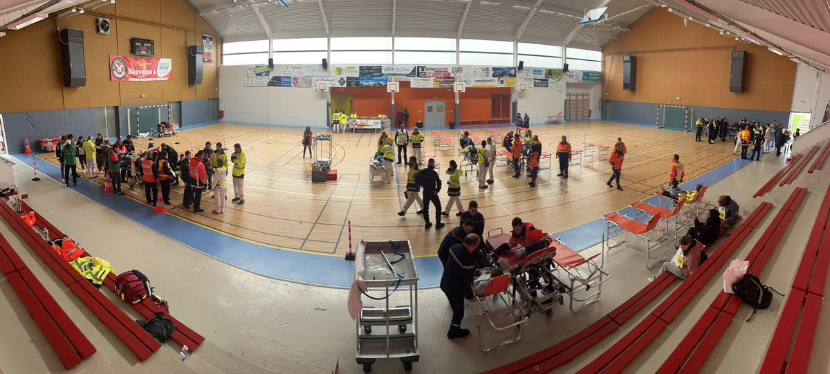 HenriDelelis's tweet photo. 🚑🚨EXERCICE EXERCICE EXERCICE , Procédure NOVI Nombreuses victimes, gestion de crise , de l’appel et l’alerte jusqu’à l’organisation dans l’hôpital 🏥 #entrainement #multiservices #SAMU86 #CUMP86
@CHU_de_Poitiers @CHLaborit @sdis86 #AASC86 @ARSNA_DD86 @Prefet86 https://t.co/PugveezaZp