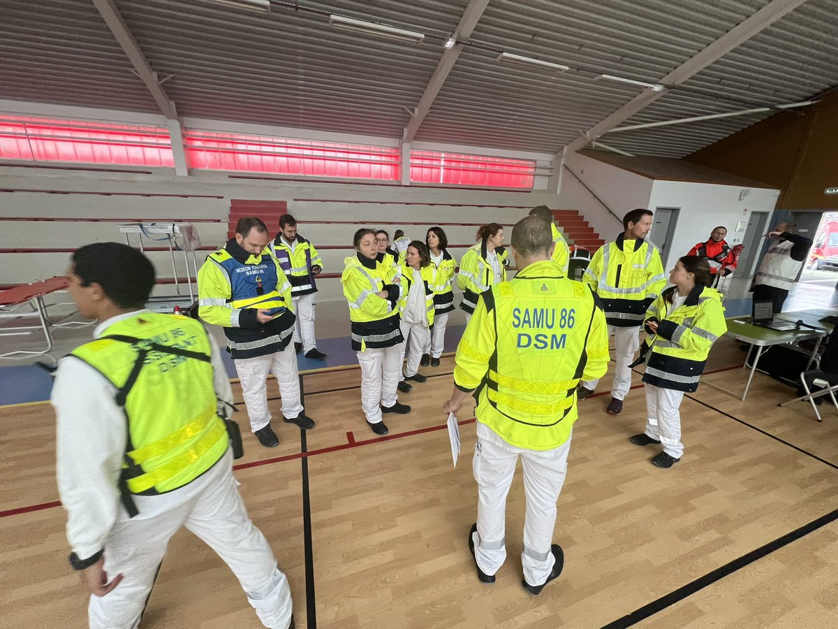 HenriDelelis's tweet photo. 🚑🚨EXERCICE EXERCICE EXERCICE , Procédure NOVI Nombreuses victimes, gestion de crise , de l’appel et l’alerte jusqu’à l’organisation dans l’hôpital 🏥 #entrainement #multiservices #SAMU86 #CUMP86
@CHU_de_Poitiers @CHLaborit @sdis86 #AASC86 @ARSNA_DD86 @Prefet86 https://t.co/PugveezaZp