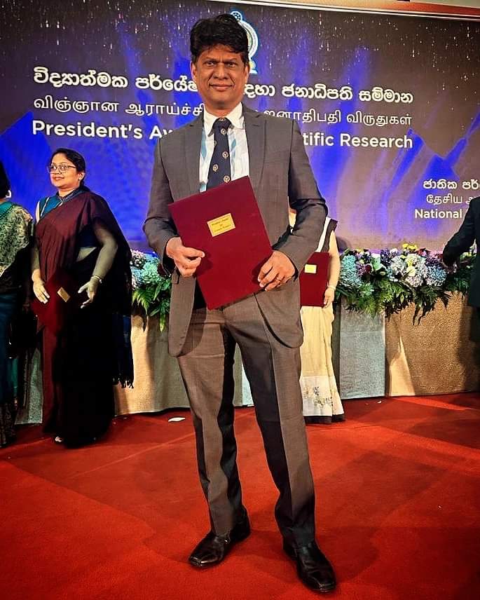THULANIWEE's tweet photo. Congratulations to my love! ❤️ Collecting more and more awards. Multiple President's Awards for groundbreaking research. #profarjunadesilva https://t.co/VeQvV2uTB1