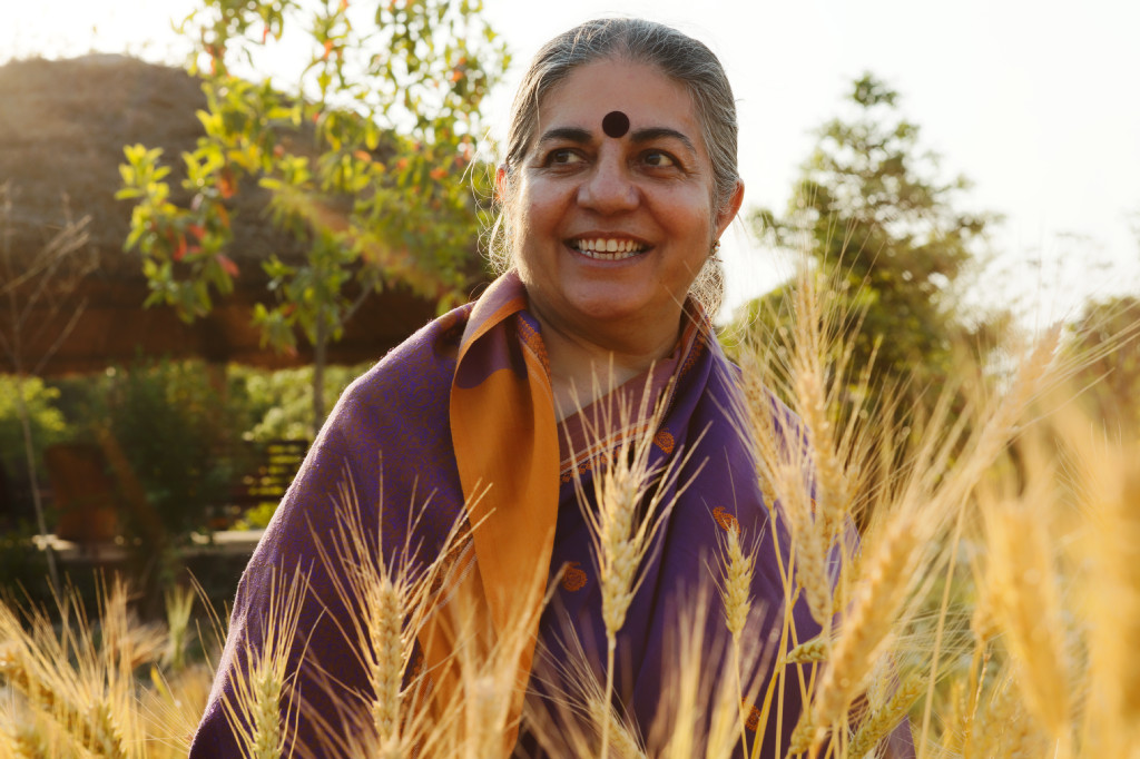 «Ni les produits chimiques ni les énergies fossiles ne sont indispensables à l’agriculture.»

Militante écologiste indienne et leader du mouvement altermondialiste, Vandana Shiva rappelle l’urgence de repenser nos pratiques agricoles. 

Entretien 👉vert.eco/articles/vanda…