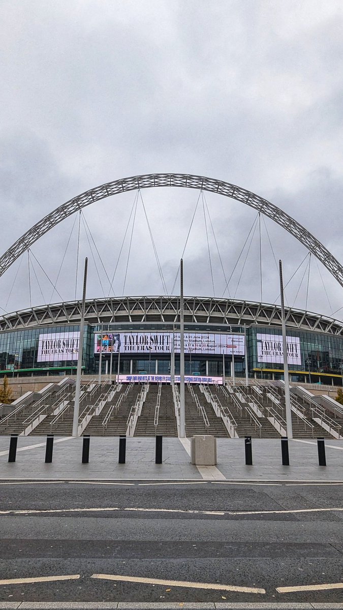 It's always a good day in the office when Wembley stadium gives @taylorswift13 vibes 🥳❤️