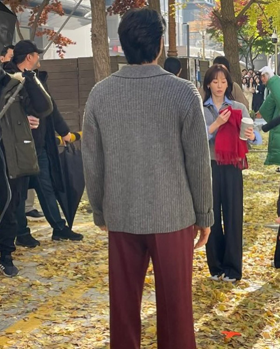 infodrakor_id's tweet photo. Om Goblin ketemu mbak Oh Hae Young. Kiw kiw gak sabar tahun depan 😍

#GongYoo #SeoHyunJin ngedrama bareng di series Netflix #TheTrunk https://t.co/MsYbqfCkQH