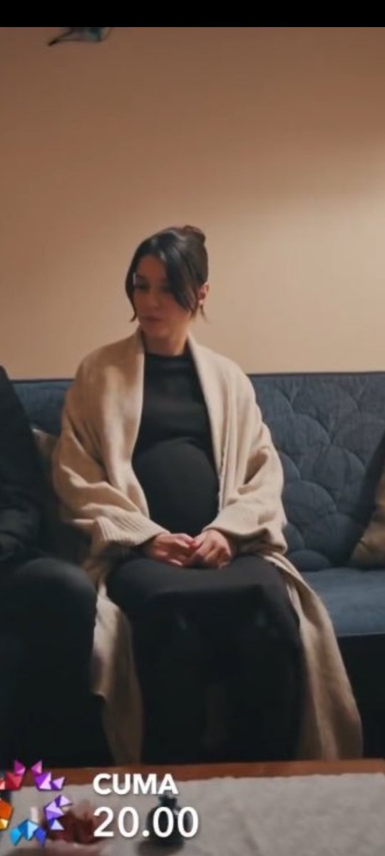 GiuntaDenise's tweet photo. 🎶Le vacche fanno muu ma una fa muu muuu
Donnaccia con la panza
Super odiosa e lagnosaa
Ha fatto gne la vacca con la panzaaa 🎶
C'ha talmente tanto spazio che necessita una sua sigla la vacca. A breve penseremo dove aggiungere Alicim
#YalıÇapkını #AlVac https://t.co/Qa0pOj8IeK