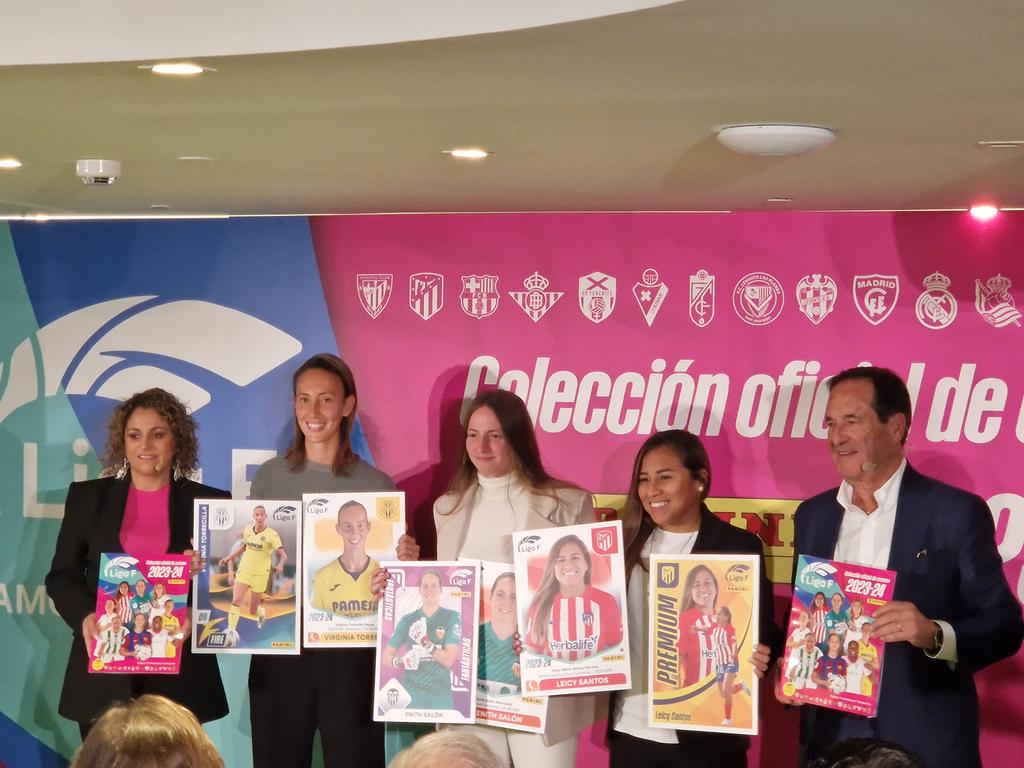 Pues ya están aquí.

Ya es oficial.

4️⃣0️⃣6️⃣ cromos nos esperan.

🏃‍♂️🏃‍♀️  a por ellos!!