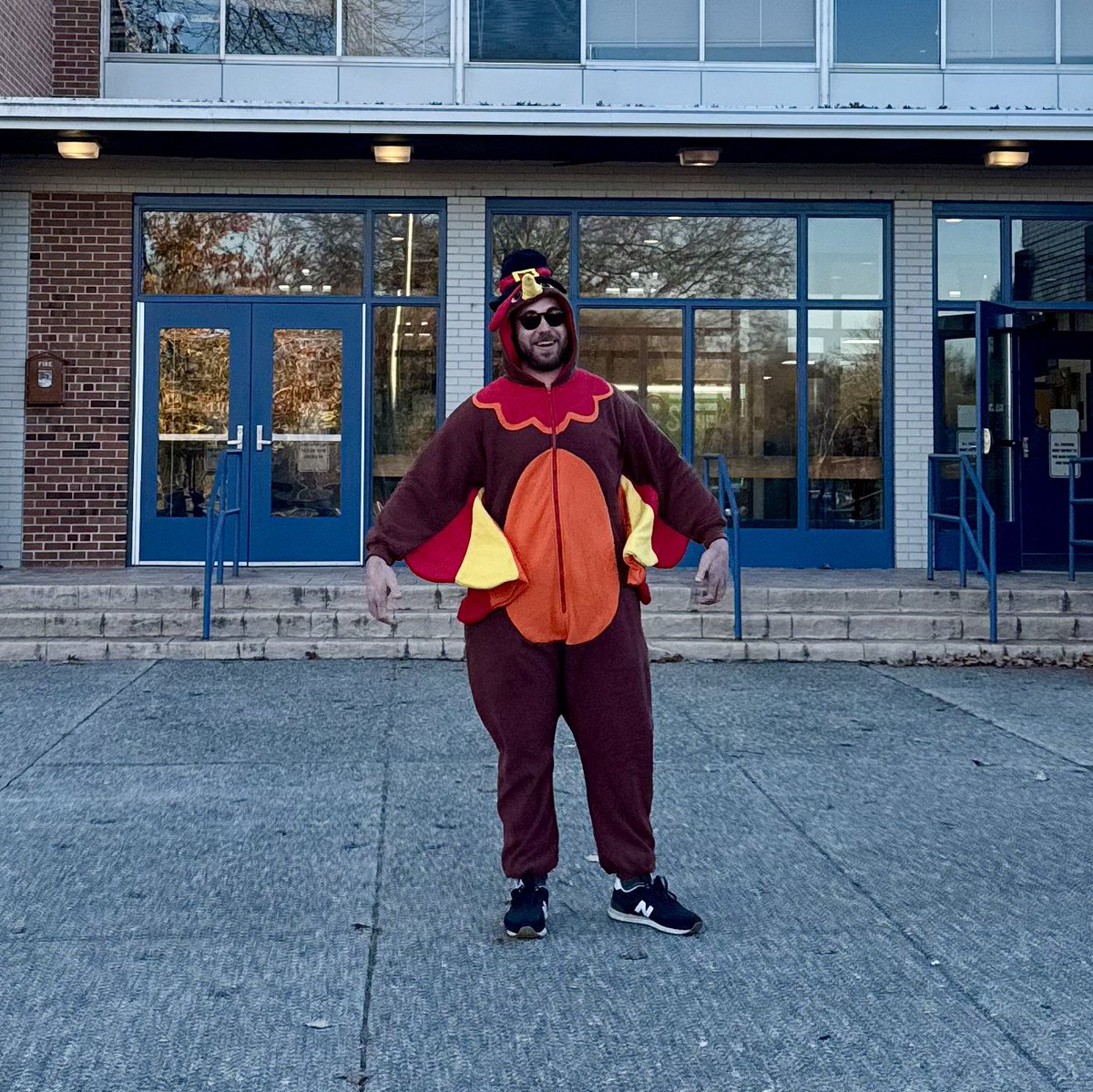 LedyardNHS's tweet photo. Turkey sighting! Thanks Mr. Coan for helping make our food drive a success! 🍗🦃 https://t.co/63Ug5NXfMV
