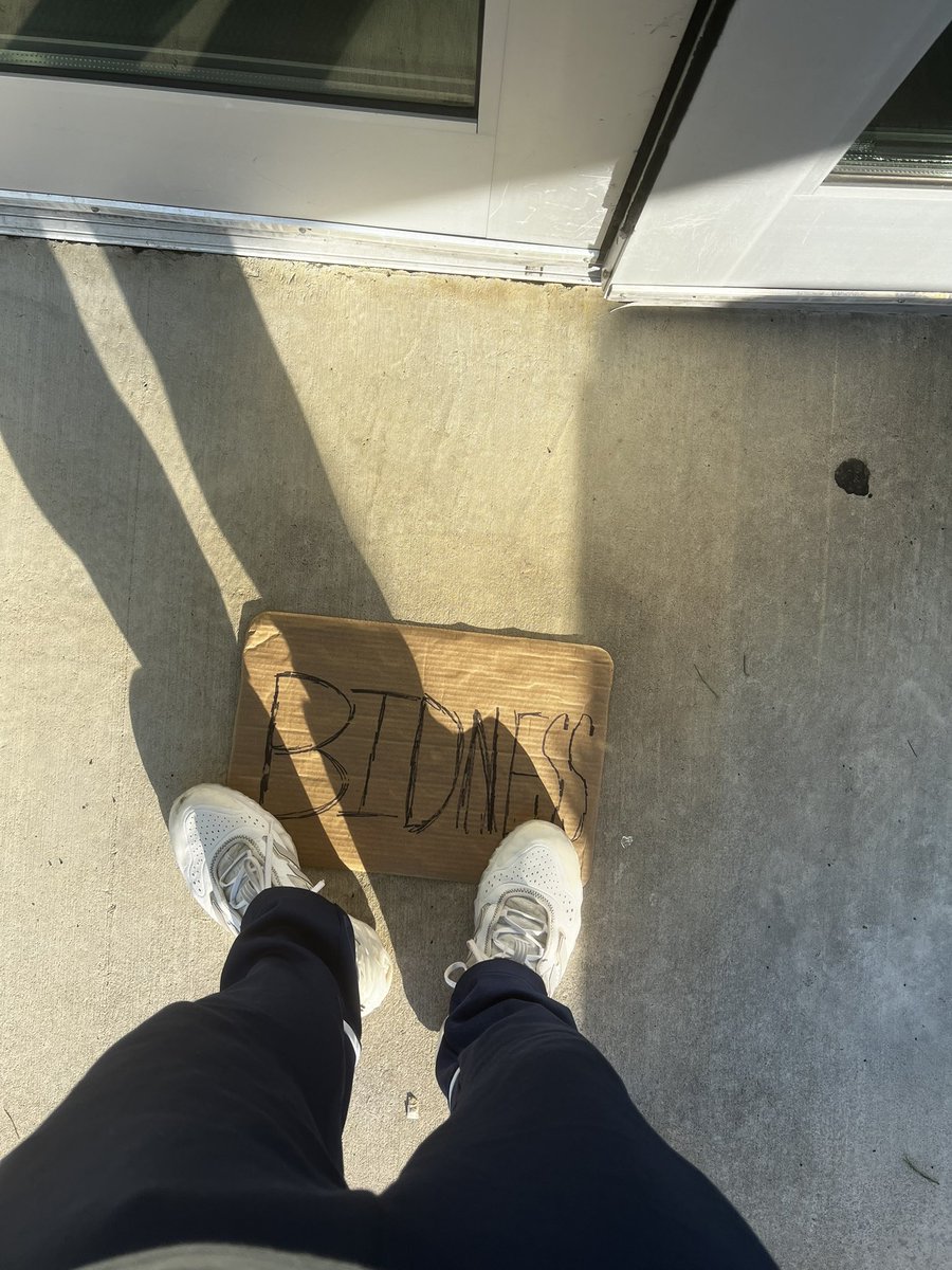 jamaalgelsey3's tweet image. Championship: Springfield vs Lakeshore @630 @EnglewoodHS 
Time to stand on bidness…finish strong @TreGelsey2 #2fye