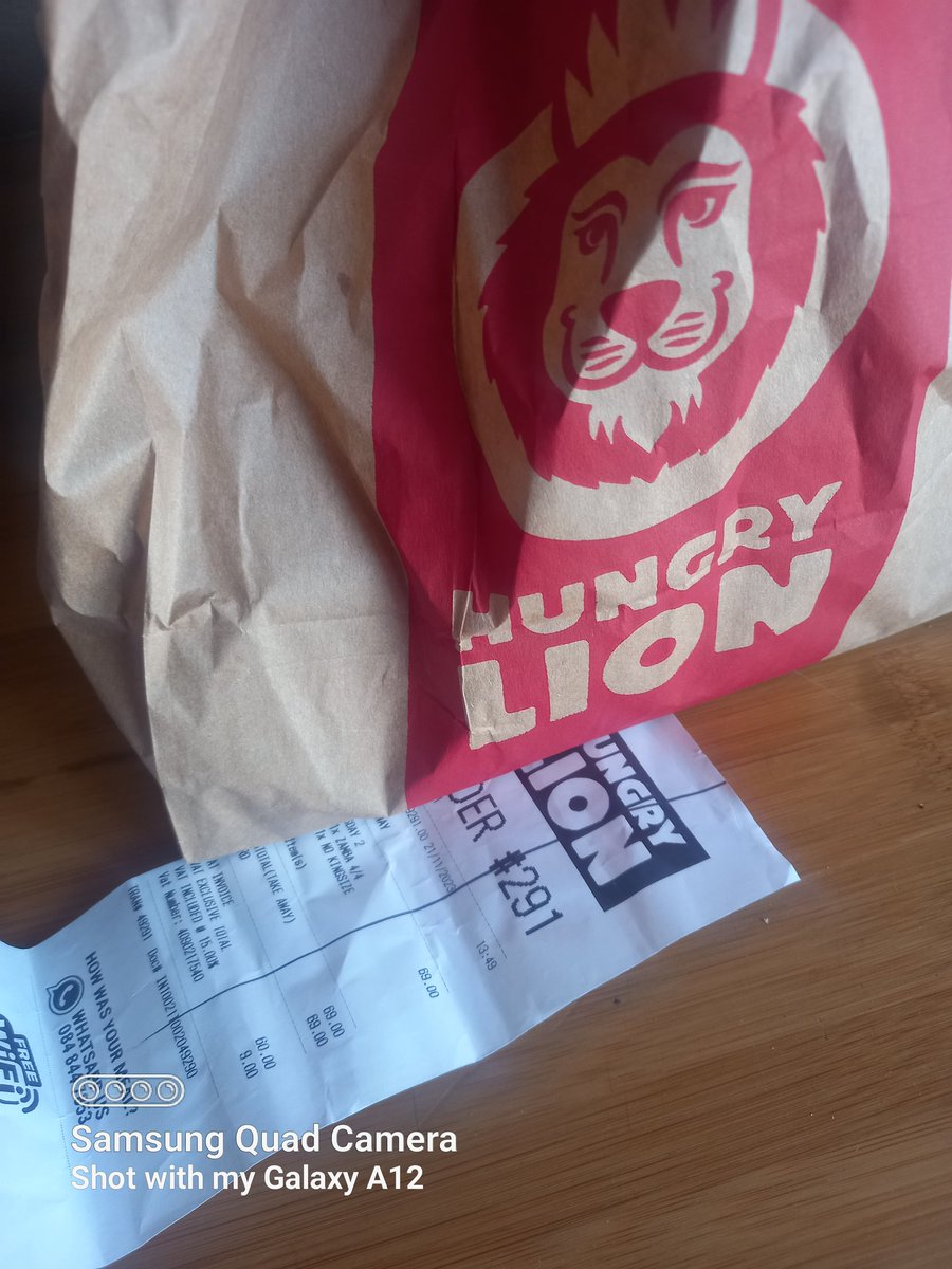 @HungryLionSA @HungryLionSA.. my friend calls and tells me she is coming when she arrives tada! #Tuesdaytwo