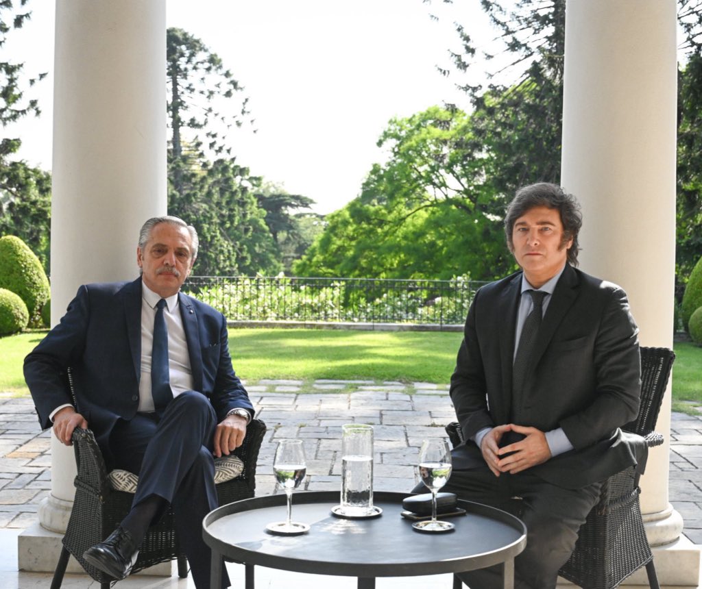 Macarena tweet media