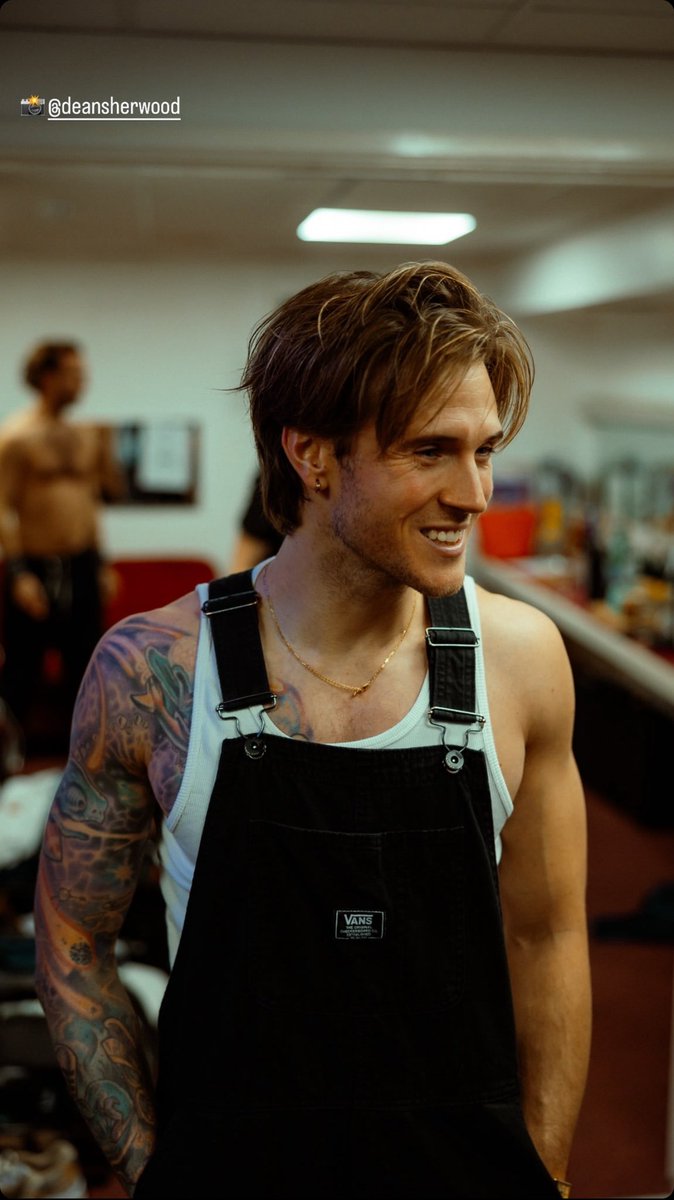 poyntersource's tweet photo. 2 shows to go..
📸 : @DeanSherwood
#McFlyMusic #PowerToPlayTour https://t.co/Re7jUvfNQ4
