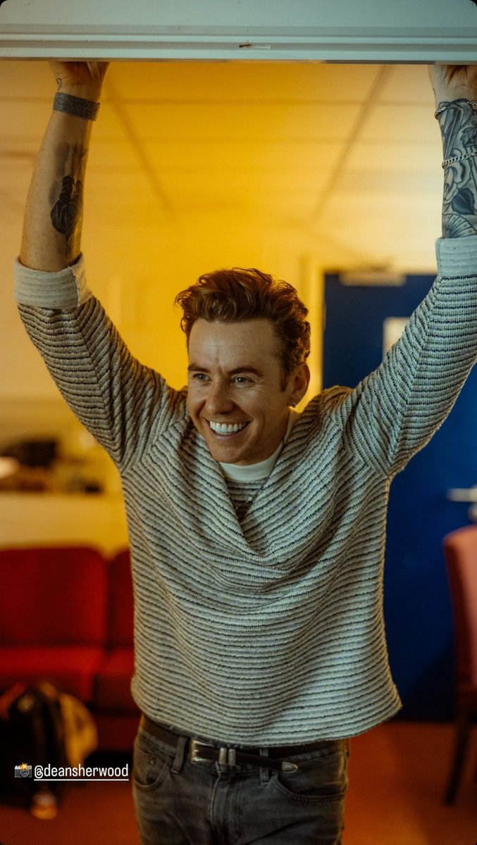 poyntersource's tweet photo. 2 shows to go..
📸 : @DeanSherwood
#McFlyMusic #PowerToPlayTour https://t.co/Re7jUvfNQ4