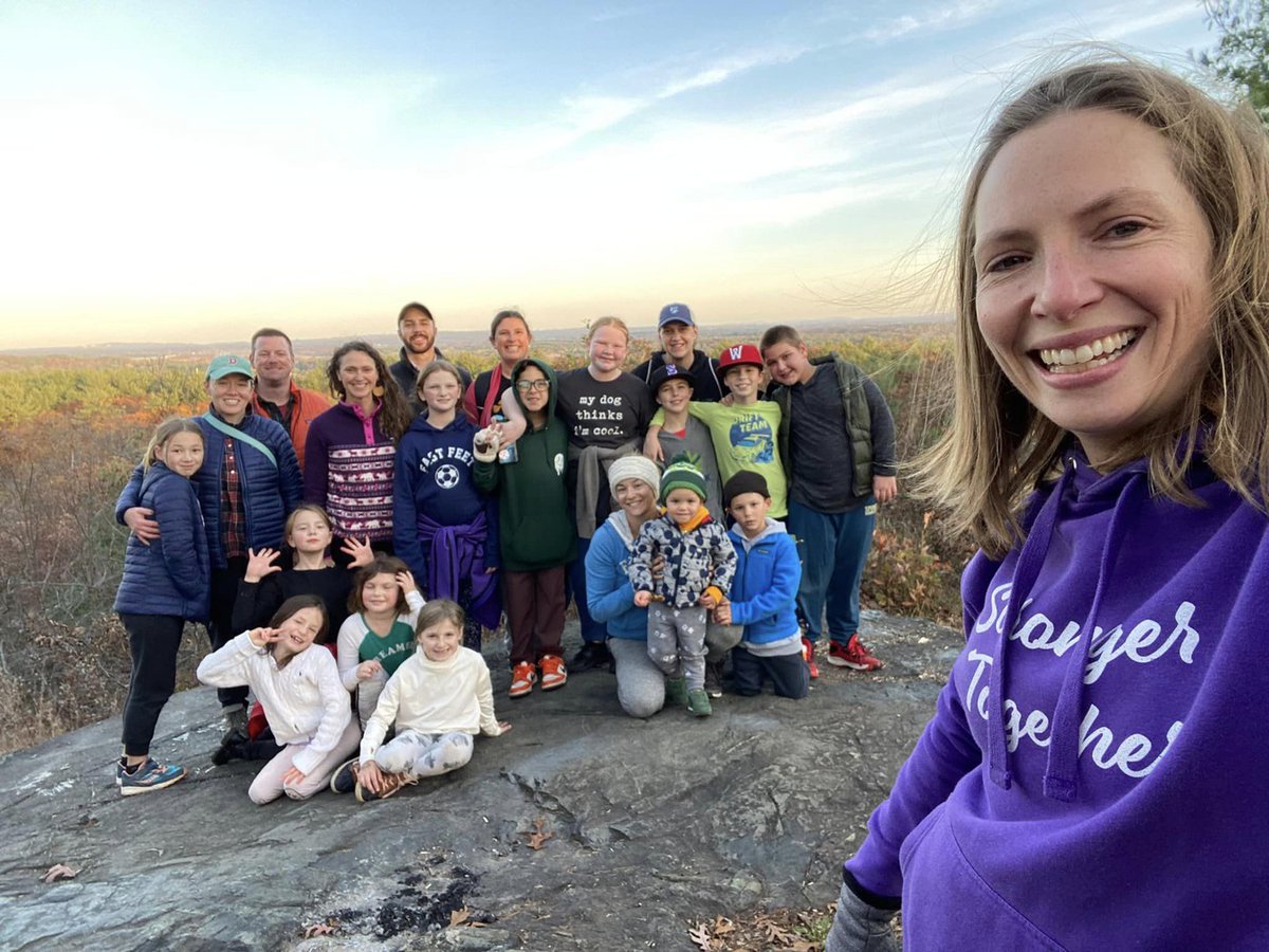 framinghamps's tweet image. It’s #WellnessWednesday so we are highlighting the Family Hike Club at King! Kudos to parent Jessica Spaman for organizing this effort! Nothing but fresh air and smiles on this hike &amp;amp; look at the amazing view!

#CommunityBuilding #EmbracingDifferences #InspiringFutures