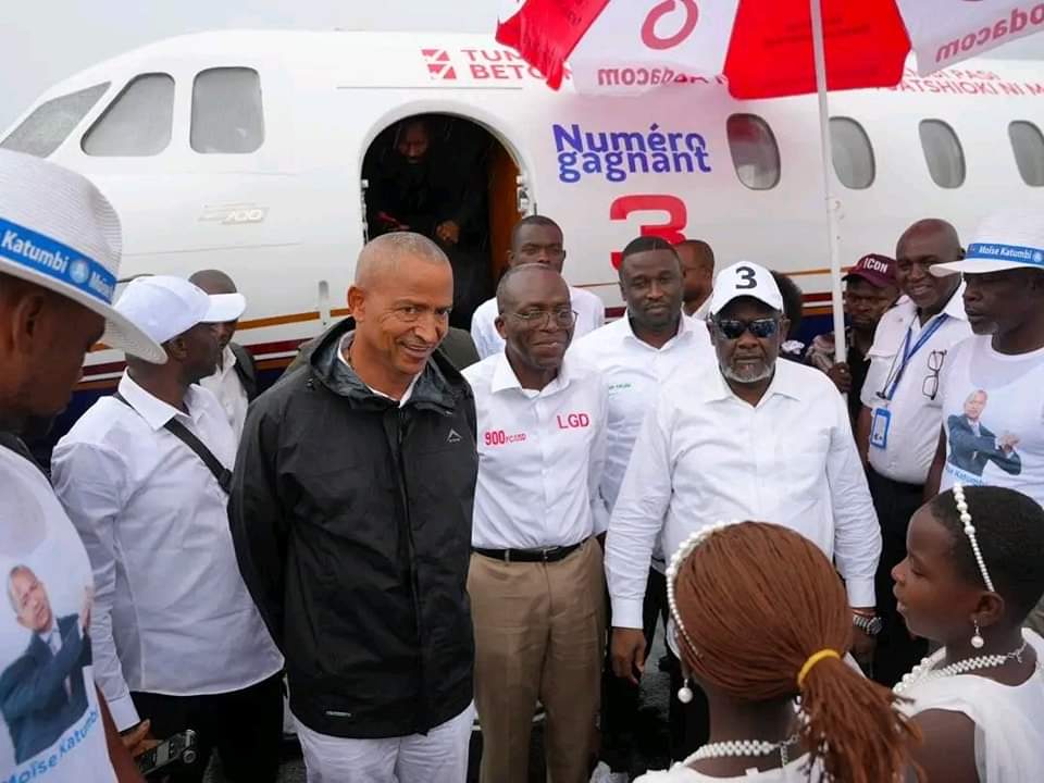 YvesBuya1's tweet image. #BAS-UELE…#BUTA. L'equipe de Katumbi s'affiche..De gauche à droite, @moise_katumbi,@franckdiongooff, @Mapon_Matata, @sethkikuni..