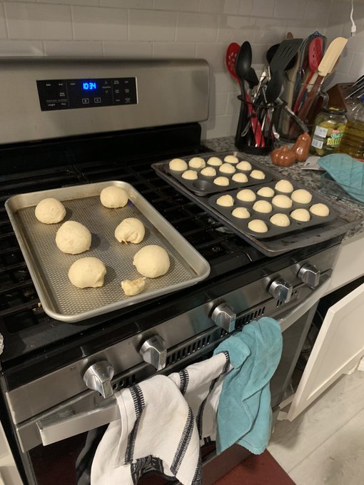 I&rsquo;m doing Friendsgiving today so I stayed up a lil late to make my rolls and cinnamon rolls! https://t<a href="/tag/rabbits"class="tags"><span>#rabbits</span></a>
