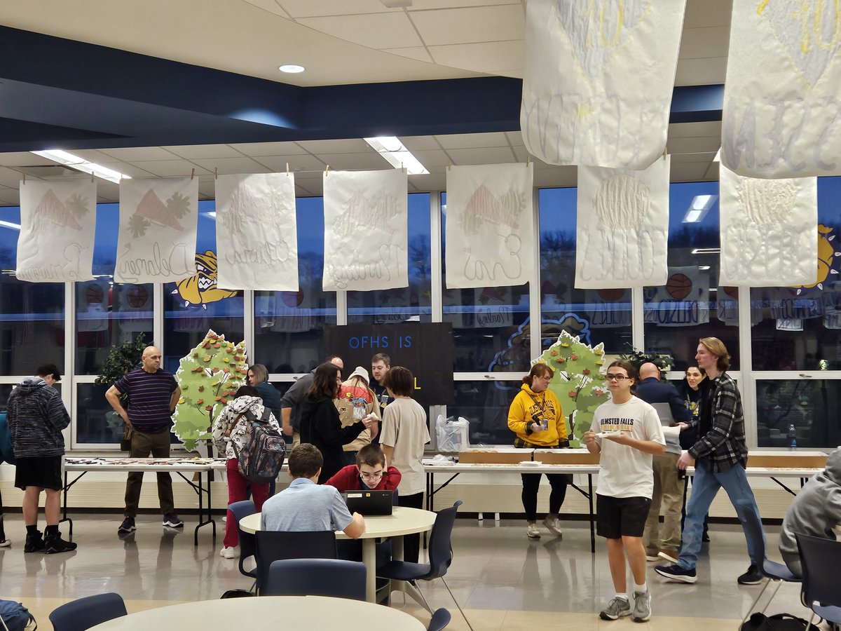 MrSearight's tweet image. @OFHSCounselors working with Students and Staff to promote gratitude!
@OFHSLeoSpagnola 
#BulldogWay