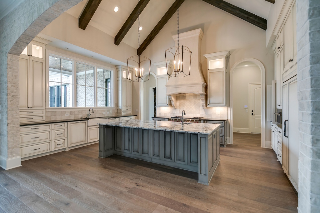 LegendHomesTN's tweet photo. Give a cozy Thanksgiving meal a Michelin touch in this breathtaking chef’s kitchen.

#legendhomes #legendarylifestyles #customhomes #luxuryhomes #livealegend #nashvillerealestate #interiordesign #homebuilder #customhomebuilder #nashvillebuilder https://t.co/gM85WUBQEM