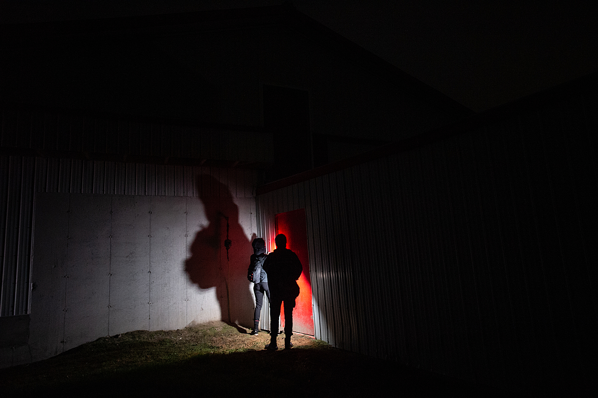 thepassporte's tweet photo. Factory Farms Don’t Allow Access to Photojournalists. A Brave Few Go In Anyway. https://t.co/0jQsryC8WD https://t.co/AzMlFzW0dW