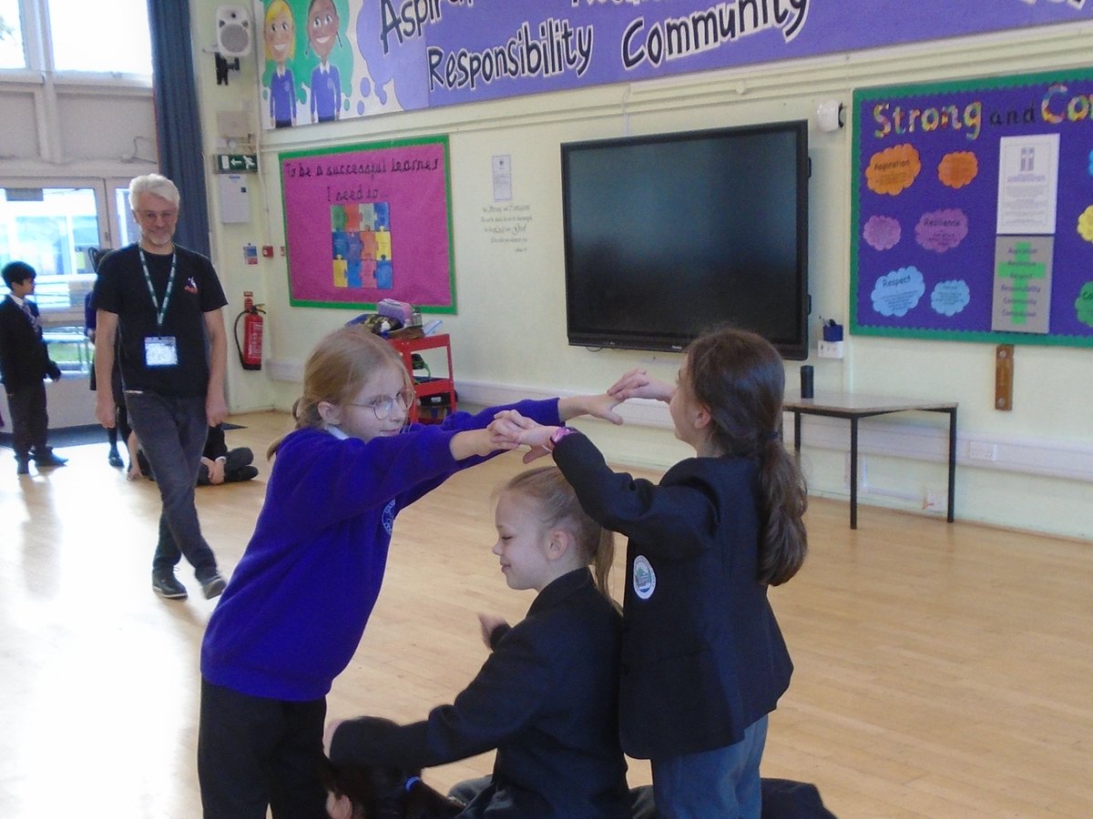 ColnbrookCofE's tweet photo. It's Wellbeing Week here at Colnbrook School. Yesterday, our local amateur dramatics group (CAST) led workshops for our Year 4 and Year 5 classes. The children enjoyed a number of activities, including forming different objects with their bodies! Our thanks to Steve and Jonathan. https://t.co/rwyua1IIQl
