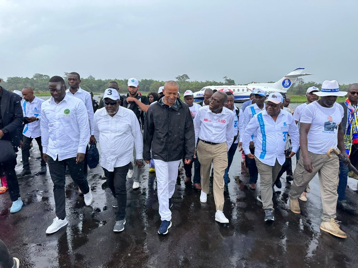 Ensemble_MK's tweet image. Le Candidat Président @moise_katumbi est arrivé à #BUTA dans la Province de #BAS_UELE pour la Camapagne électorale!
Dans sa délégation; les autres Candidats PR qui se sont ralliés à la Candidature du N° 3️⃣ !
#Campagne_électorale #RDC 🇨🇩