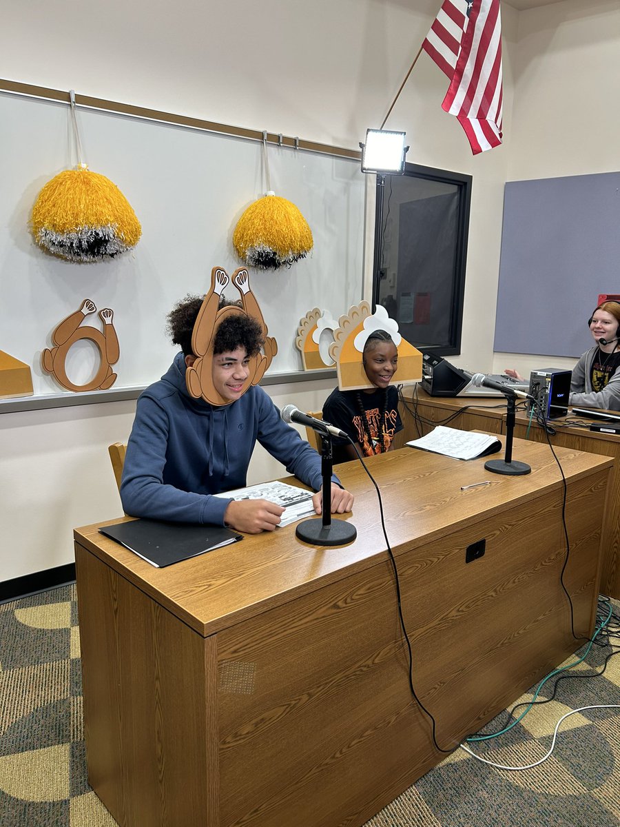 Happy Thanksgiving from the Announcement Crew! 🦃💛🖤 <a href="/warrenschools/">Warren City Schools</a> #Thankful #thanksgiving2023