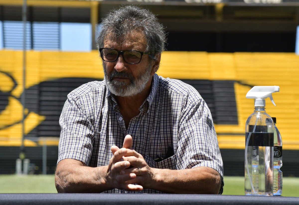 aamoretti's tweet image. Si ni Broli ni Aguirre toman el cargo, creo que la mejor opción es ser dirigidos técnicamente por una IA del Indio Olivera llamada IndIA.