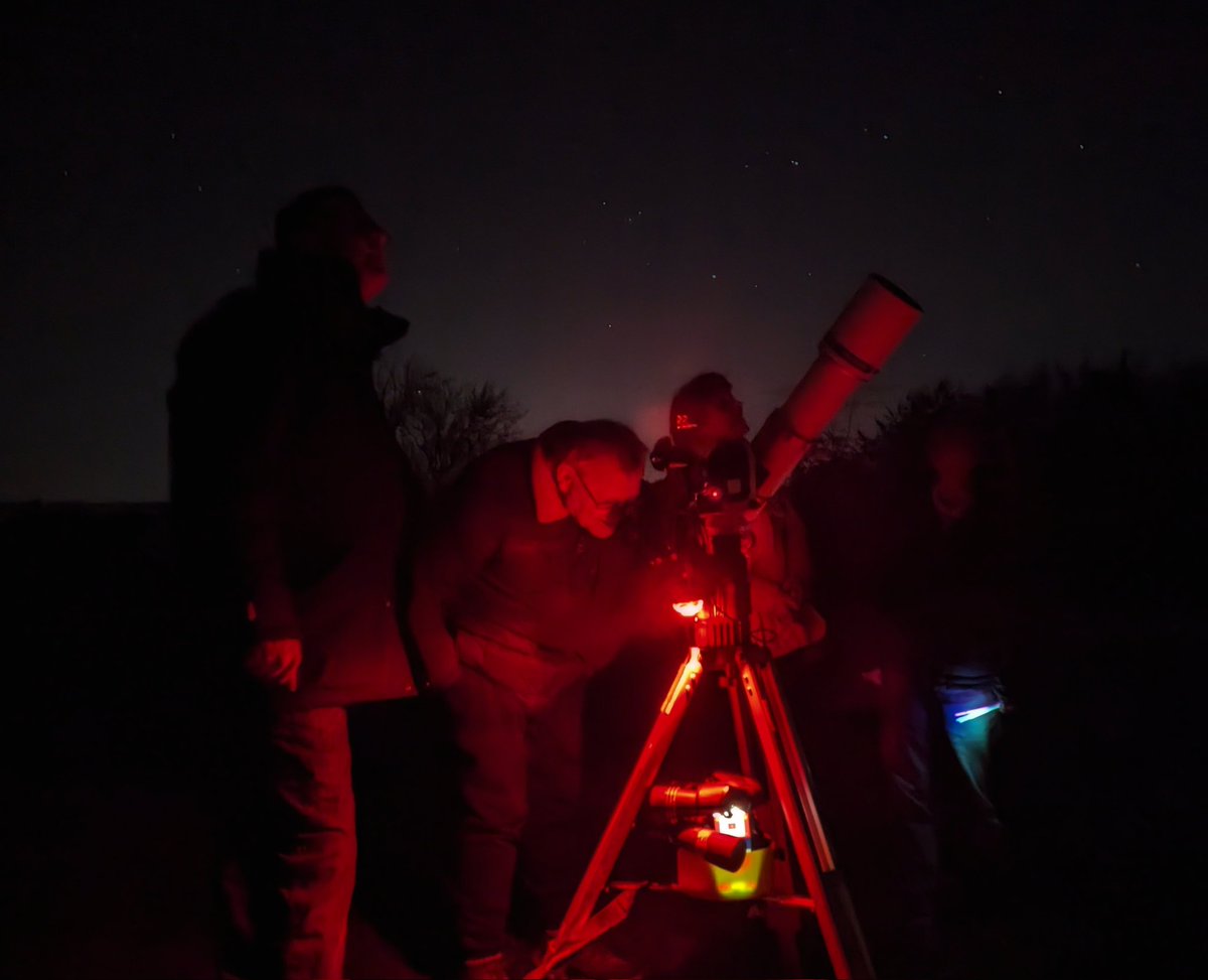 RichDarn1's tweet photo. Nearly 140 people attended the first three dark sky roadshows staged for @Howardian_Hills Super level of public interest keeping our skies starry and curbing light pollution. We even got to glimpse wonders like Saturn's rings thru telescopes! @GoStargazing https://t.co/OiAokox8wo
