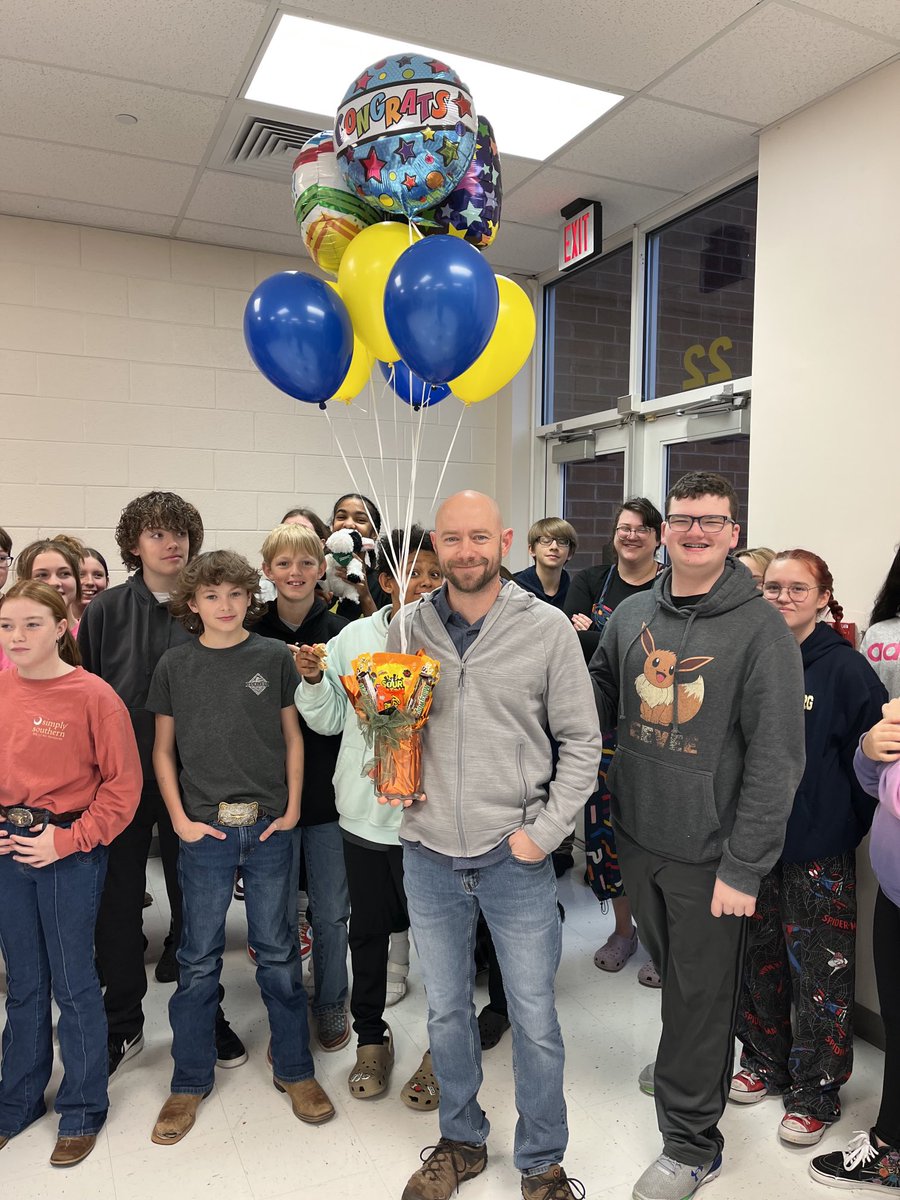 Christiansburg Middle School 23-24 Teacher of the Year-Joe Caldwell. Congrats! #ThisisMCPS@mcps_va