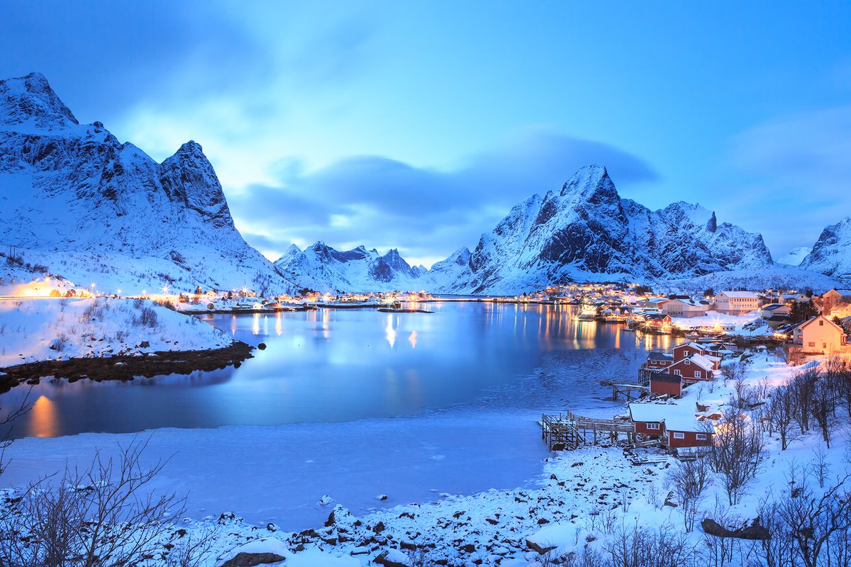 SiemensInfra's tweet image. In #Norway grid capacity is a major challenge. That’s why the Norwegian Distribution System Operator Elvia has partnered with us to increase their capacity exponentially by 2030 with our grid management software LV Insights X.

#SiemensXcelerator #EnlitEurope #EnergyTransition