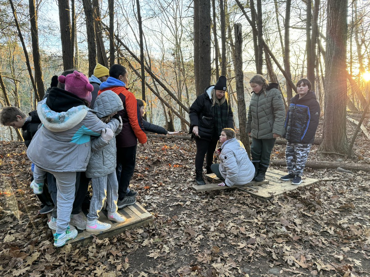 MrsBruno35's tweet photo. @OSchool4 Teambuilding at Ashokan https://t.co/S7IQNReOma