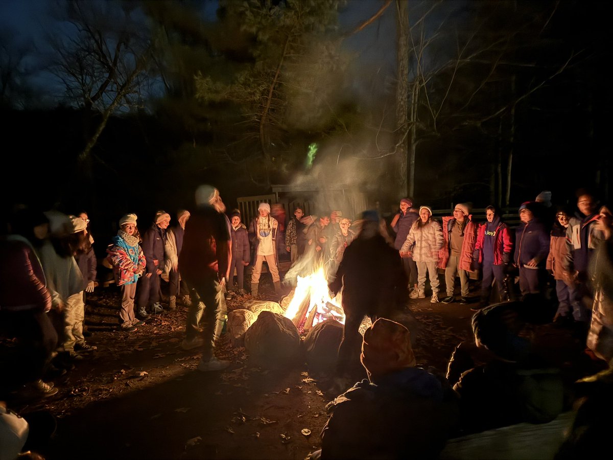 MrsBruno35's tweet photo. @oschool4 Campfire!🔥 https://t.co/4UytMlKLWB