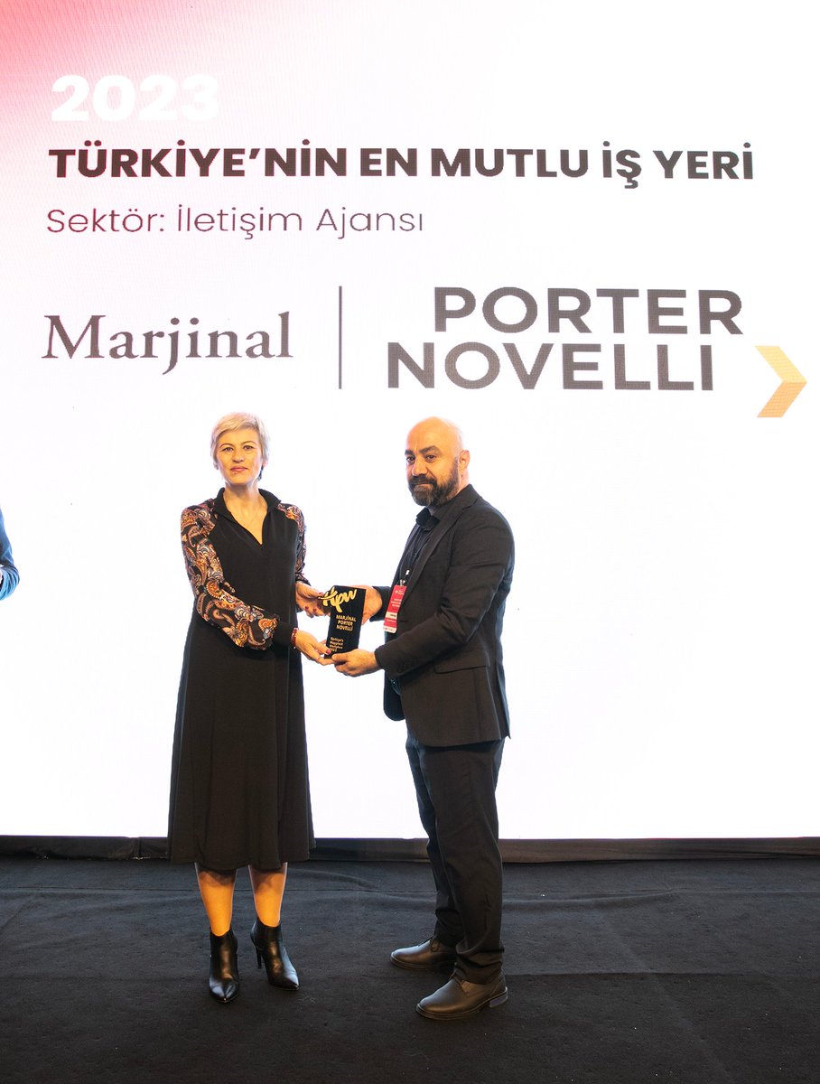 MarjinalPN's tweet photo. Happy Place to Work ve @CapitalDergisi işbirliğiyle düzenlenen "Happy Workplaces" araştırmasında “İletişim Ajansı Sektöründe” birincilik ödülünü dün gece düzenlenen ödül töreninde aldık. Bu başarı için katkı sağlayan tüm Marjinallilere gönülden teşekkürler.
#happyplacetowork https://t.co/fXLE86oZ23