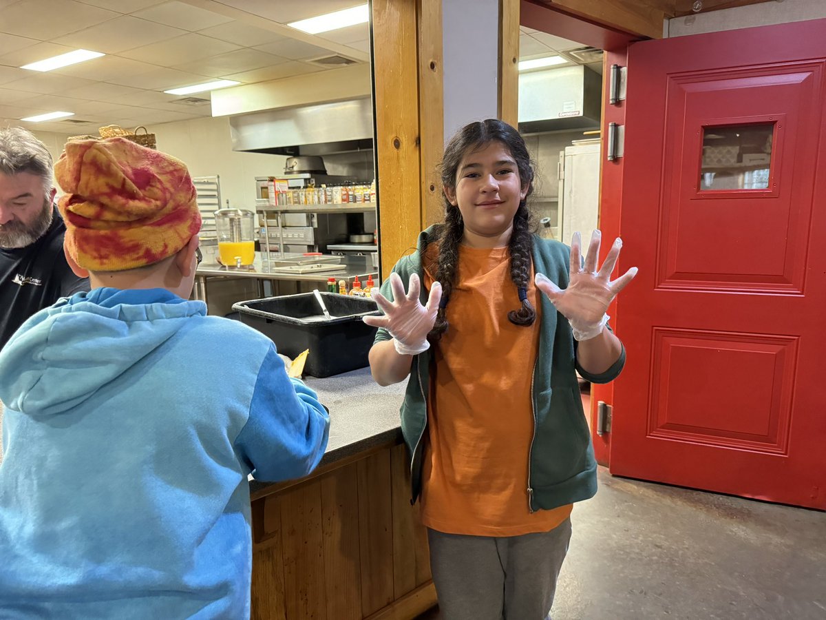MrsBruno35's tweet photo. @OSchool4 We even help to clean up at Ashokan! https://t.co/Lwt2EpmgCc