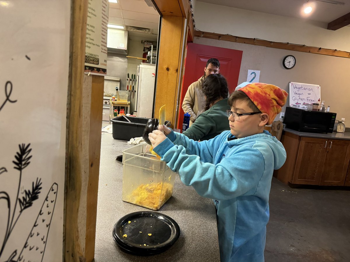 MrsBruno35's tweet photo. @OSchool4 We even help to clean up at Ashokan! https://t.co/Lwt2EpmgCc