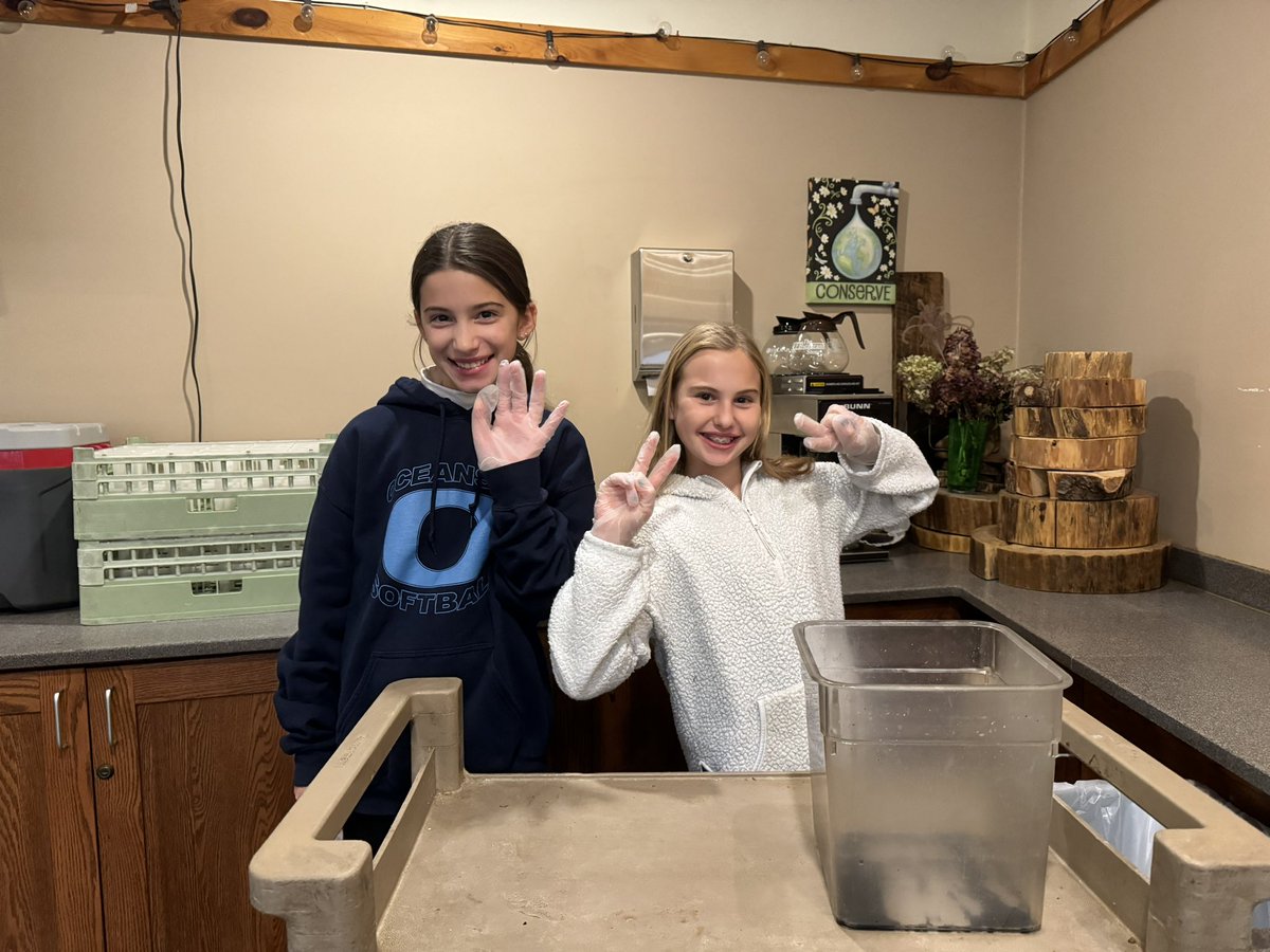 MrsBruno35's tweet photo. @OSchool4 We even help to clean up at Ashokan! https://t.co/Lwt2EpmgCc