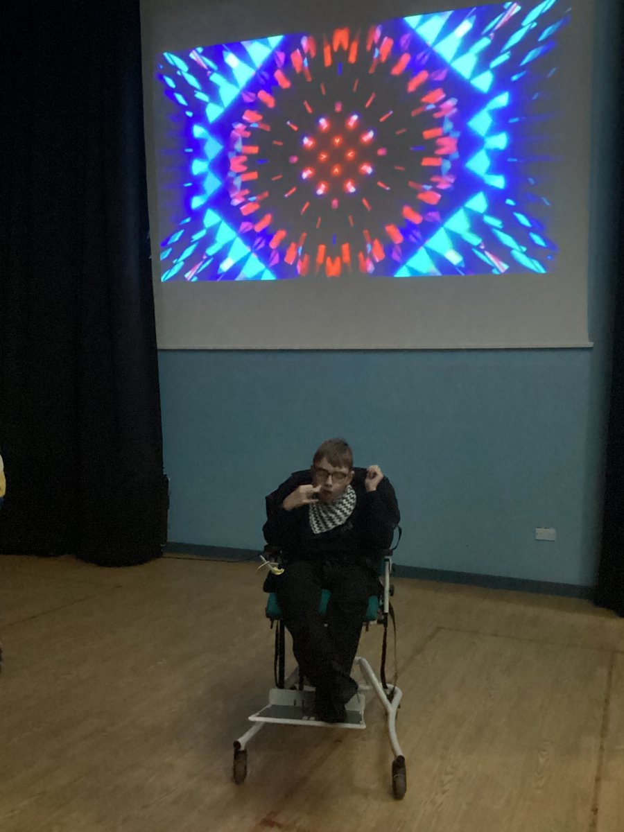 CGogarth's tweet photo. Hoffai’r cyngor ysgol cymeryd y cyfle hwn i ddiolch i bawb, yn rhieni, staff a myfyrwyr am helpu i godi arian tuag at Plant mewn Angen
Hyfryd oedd gweld pawb yn cymryd rhan yn y Ddawnsathon.

Y swm terfynol a chodwyd oedd £200. https://t.co/0RCK14pkGn