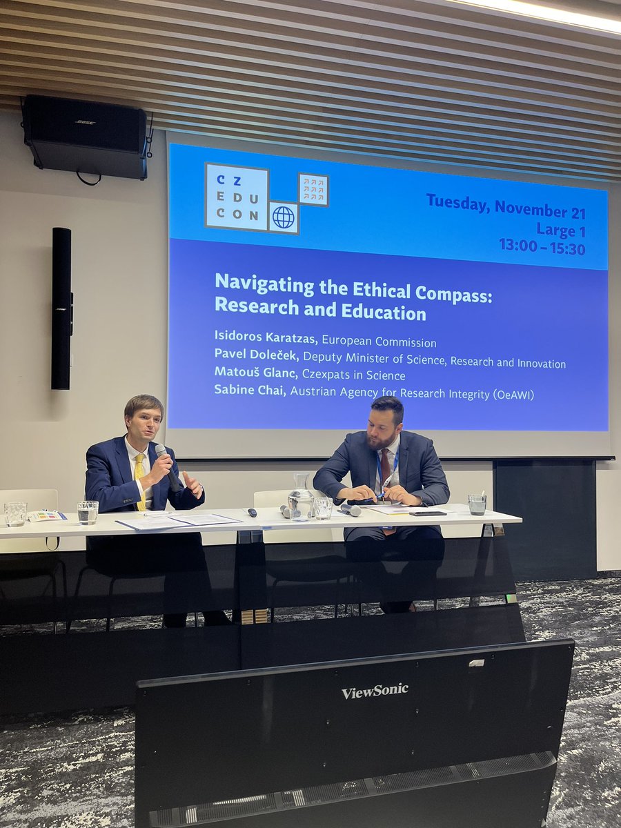 CZELO_Brussels (@czelo_brussels) on Twitter photo 💡What does it mean “navigating the ethical compass”? <a href="/MGlanc/">Matouš Glanc</a> from <a href="/czexpats/">Czexpats In Science</a> and <a href="/pavel_dolecek/">Pavel Doleček</a> discussing what should be the role and responsibilities of the state while navigating the ethics in #research. 💡What does it mean “navigating the ethical compass”? <a href="/MGlanc/">Matouš Glanc</a> from <a href="/czexpats/">Czexpats In Science</a> and <a href="/pavel_dolecek/">Pavel Doleček</a> discussing what should be the role and responsibilities of the state while navigating the ethics in #research.
