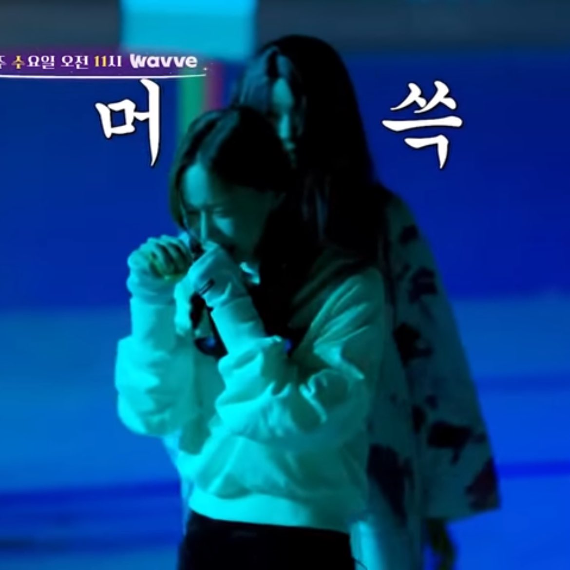 aekvrna's tweet photo. cried when she saw a ghost, cried when she’s THE ghost?@)&amp;)@$ pick a side 😭😹😹😹 https://t.co/oS8W7m2EjA