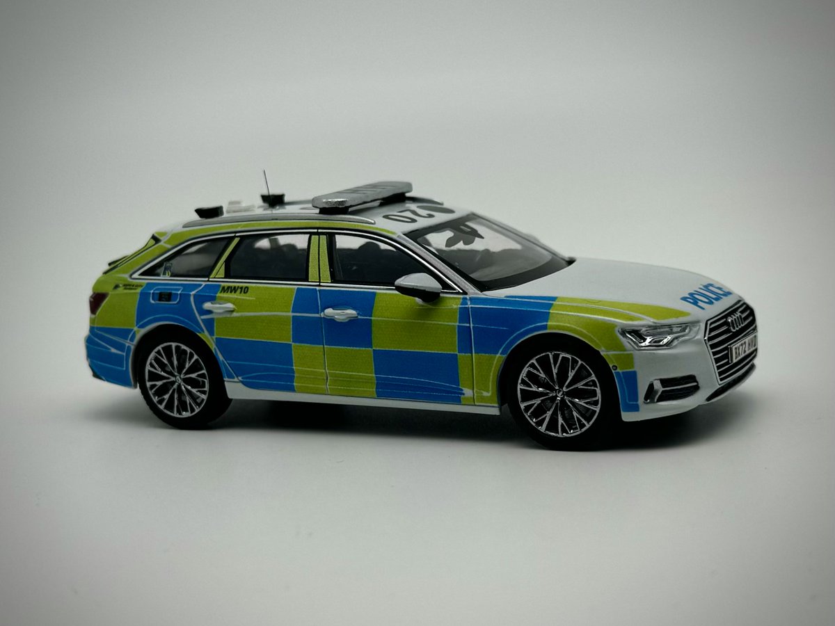 blue_code3's tweet image. 1/43rd scale @CMPG Audi A6 Avant Traffic car #MW10