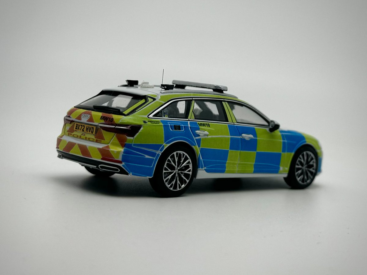 blue_code3's tweet image. 1/43rd scale @CMPG Audi A6 Avant Traffic car #MW10