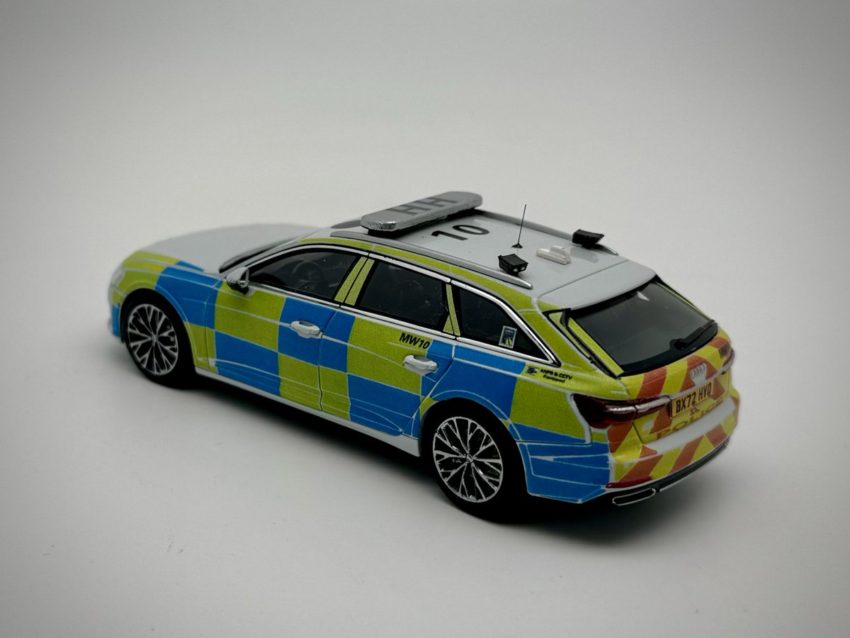 blue_code3's tweet image. 1/43rd scale @CMPG Audi A6 Avant Traffic car #MW10