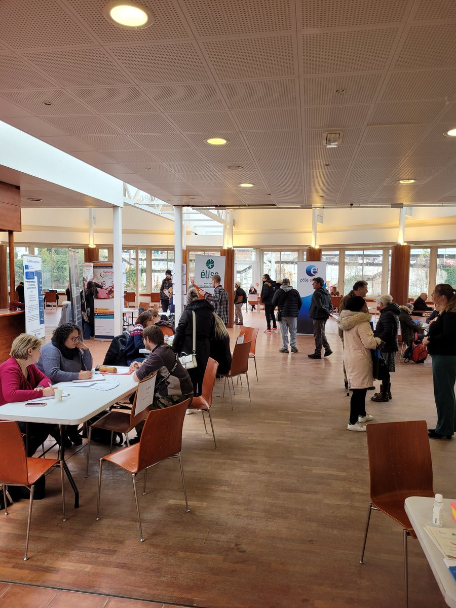 FleschJerome's tweet photo. 👉Les 2 agences @poleemploi_GE  d'epinal organisent un forum #IAE 
L Insertion par l aActivité Economique permet de bénéficier d'un #accompagnement renforcé qui facilite l'#insertionsociale et #professionnelle par le biais de contrats de travail spécifiques 🤝 https://t.co/SRd8xdXbrk
