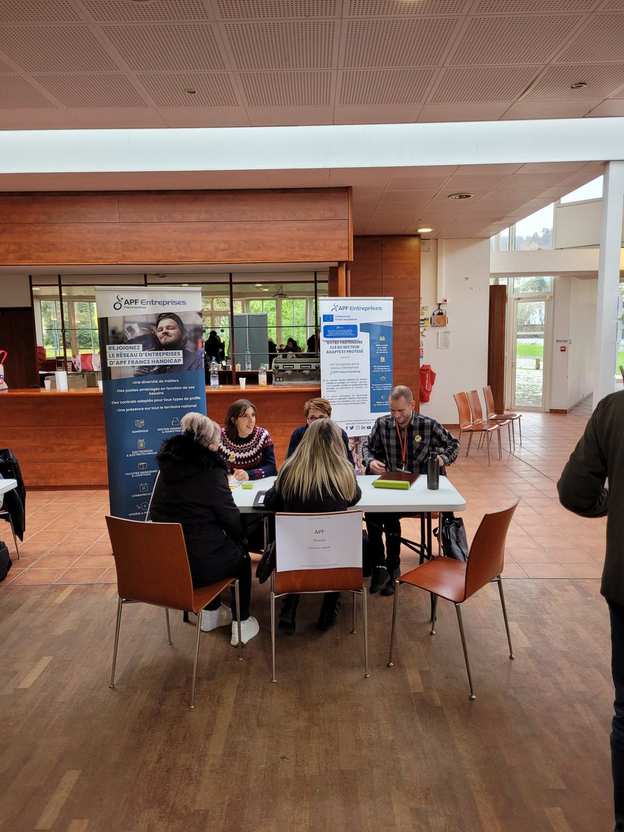 FleschJerome's tweet photo. 👉Les 2 agences @poleemploi_GE  d'epinal organisent un forum #IAE 
L Insertion par l aActivité Economique permet de bénéficier d'un #accompagnement renforcé qui facilite l'#insertionsociale et #professionnelle par le biais de contrats de travail spécifiques 🤝 https://t.co/SRd8xdXbrk