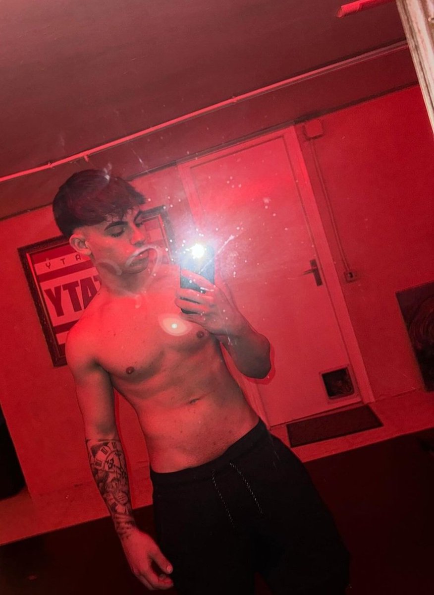 Oggi mi sento un pò hot 😈😈🍆